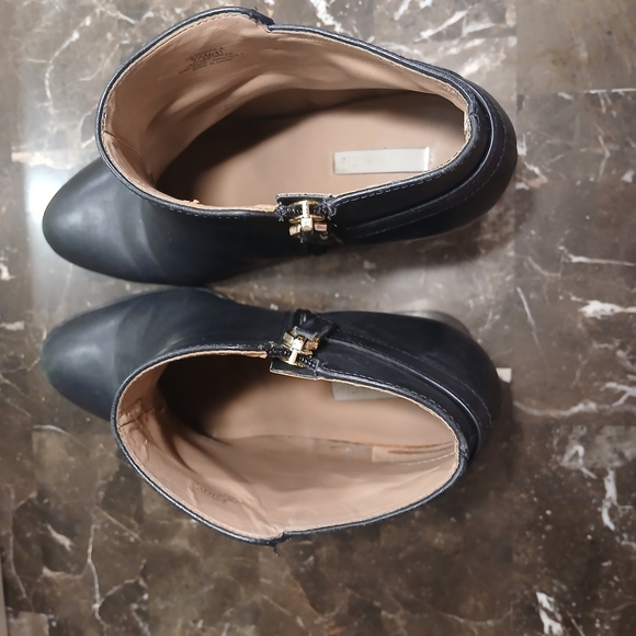 Louise et Cie Black Leather Ankle Booties with Block Heel and Gold Accent - Picture 11 of 16